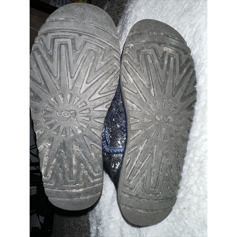 UGG WOMENS BLUE SILVER SEQUINS BLING BOOTS RARE HTF SIZE 5 - Picture 6 of 6